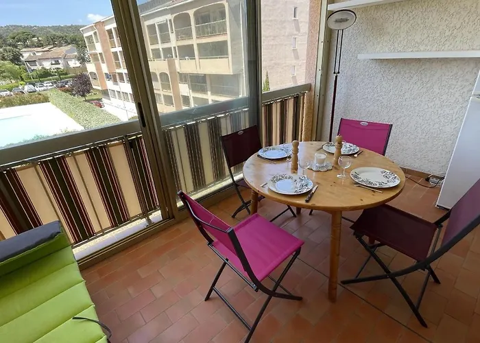 T2 With Balcony Close To The Sea